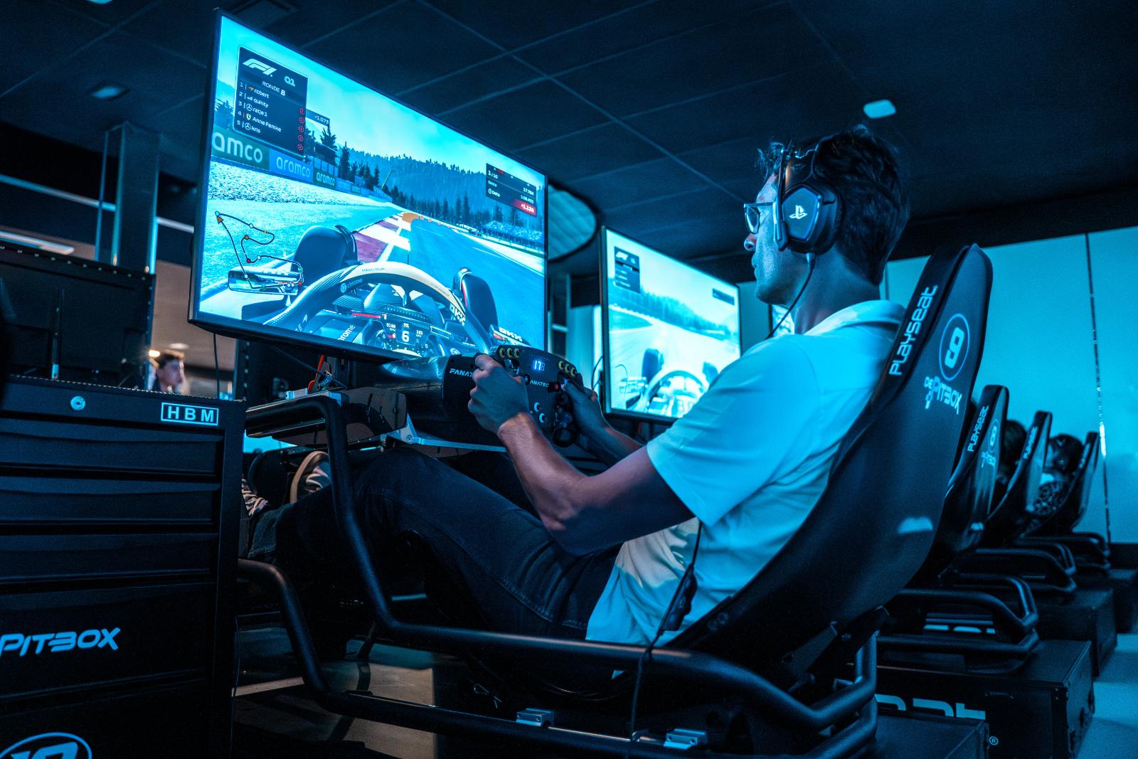 Pitbox racing simulator in actie